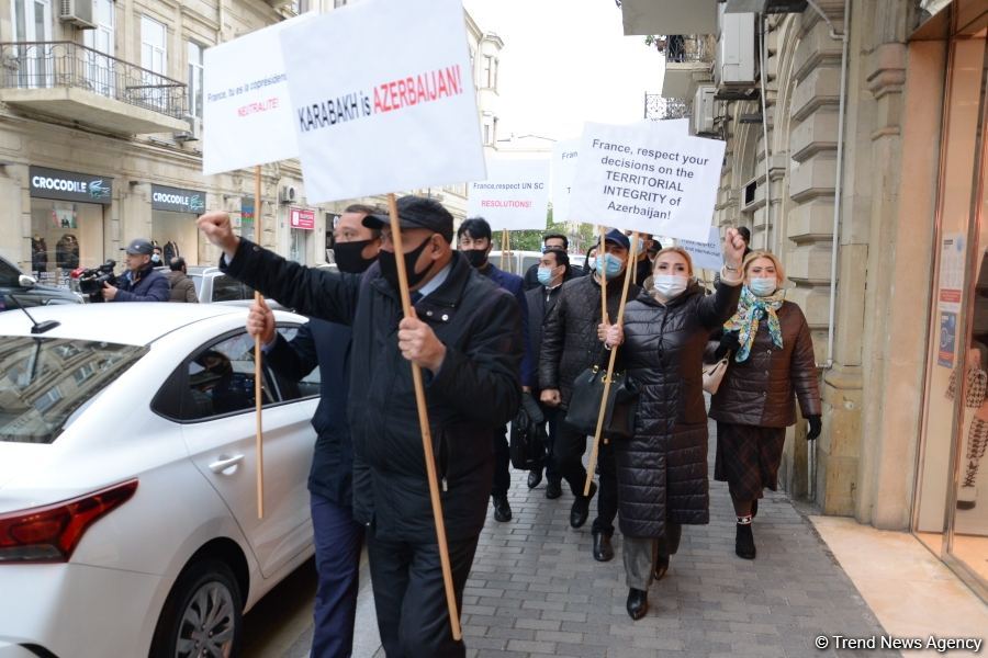 Civil organizations hold rally in front of French embassy in Baku (PHOTO)