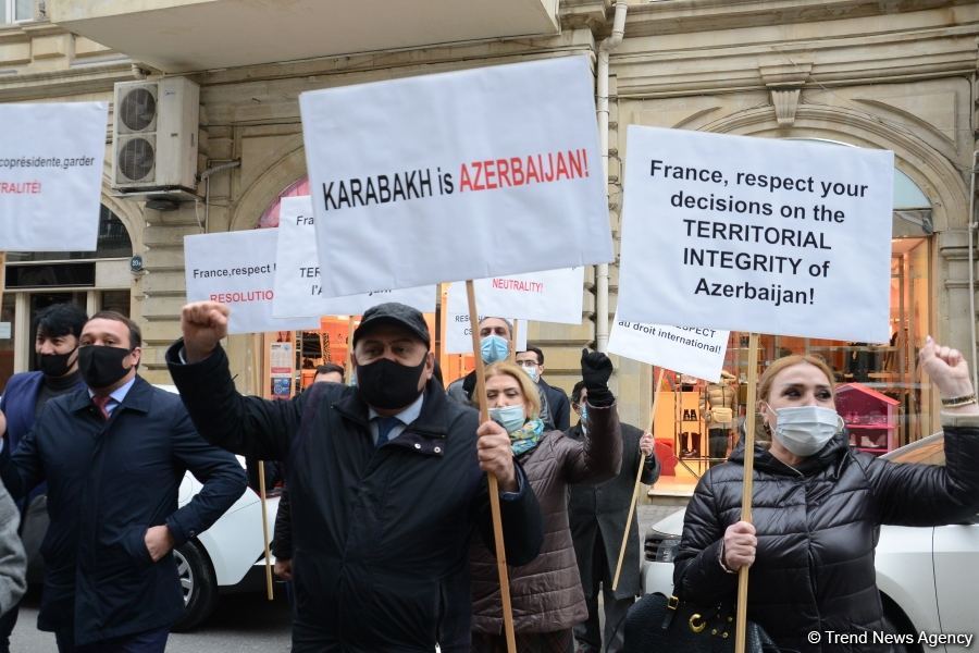 Civil organizations hold rally in front of French embassy in Baku (PHOTO)