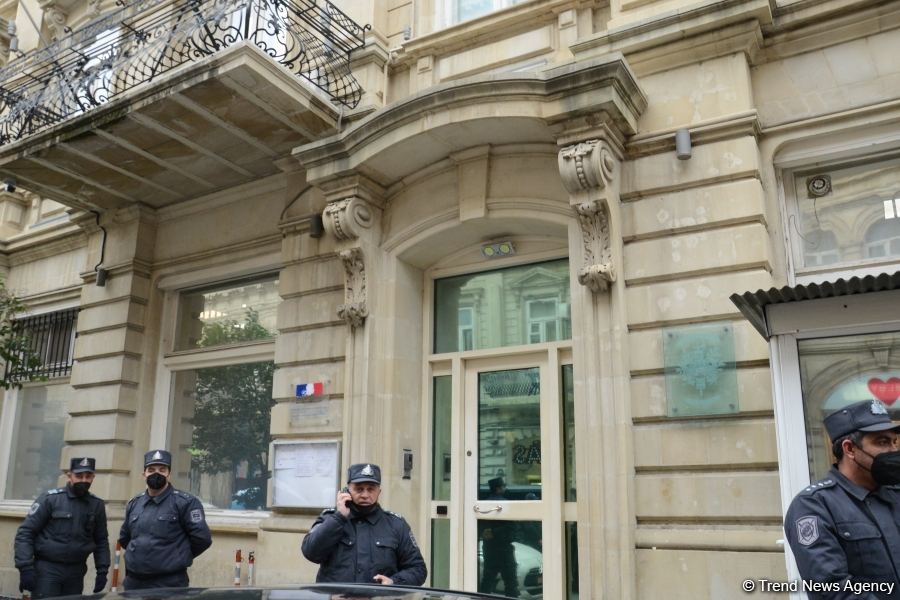 Civil organizations hold rally in front of French embassy in Baku (PHOTO)