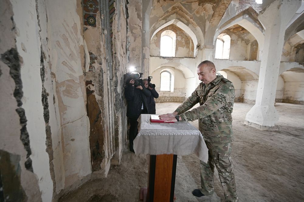 President Ilham Aliyev and first lady Mehriban Aliyeva visit liberated from occupation Aghdam city (PHOTO)