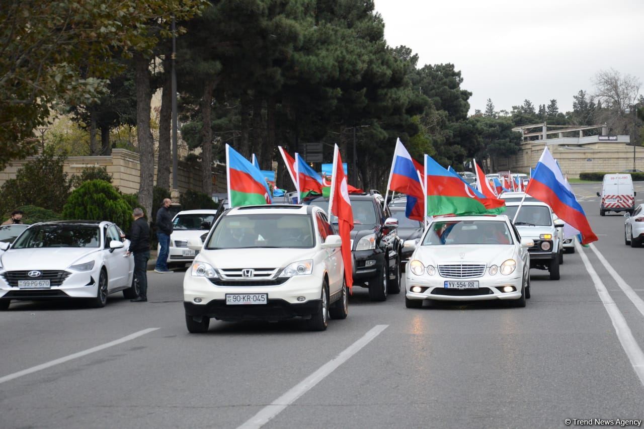 Baku residents hold rally celebrating Kalbajar's liberation (PHOTOS)