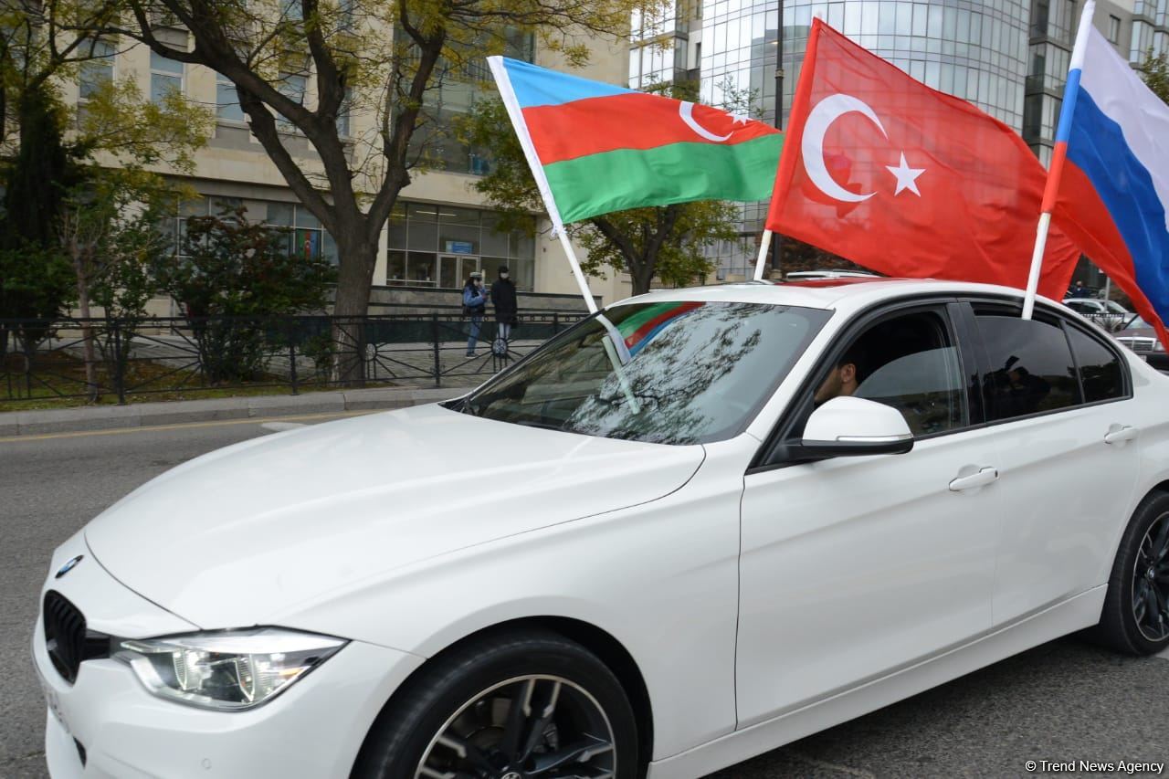 Baku residents hold rally celebrating Kalbajar's liberation (PHOTOS)