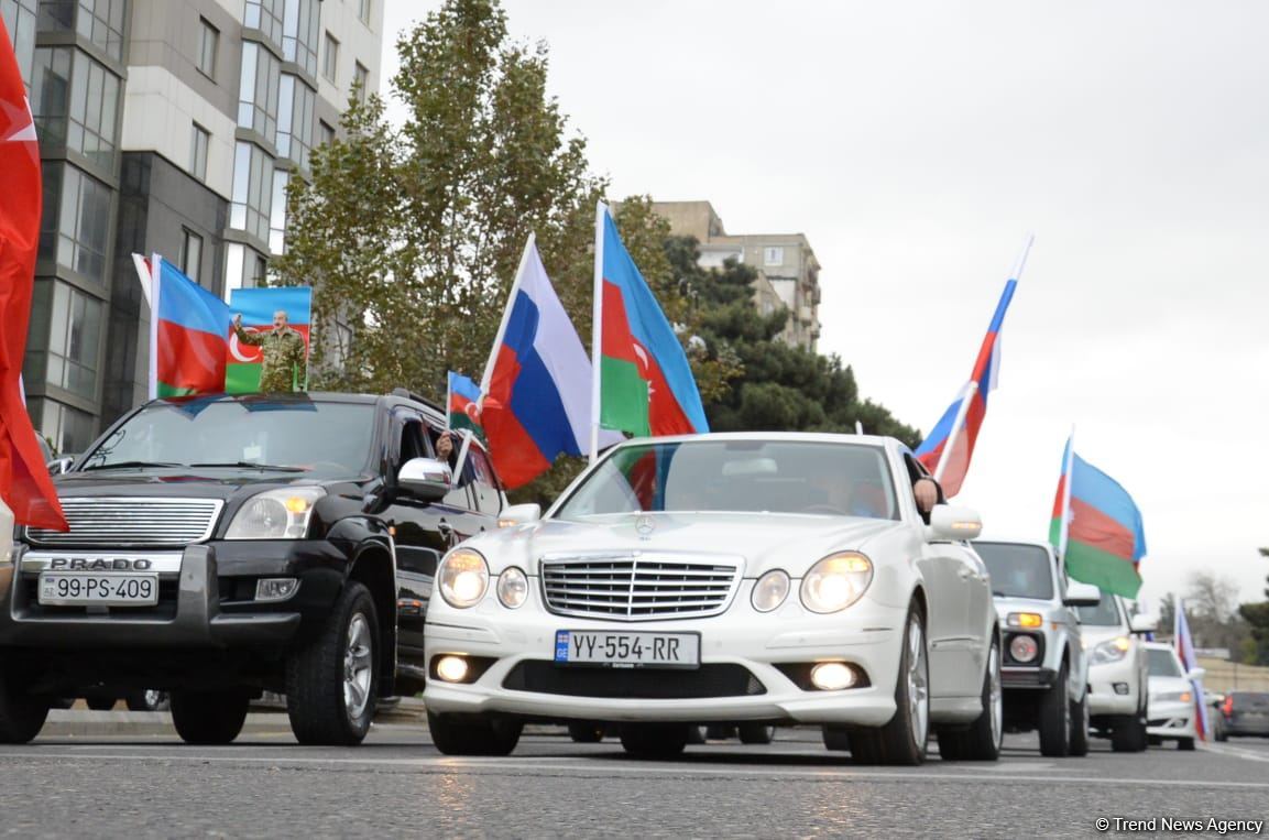 Baku residents hold rally celebrating Kalbajar's liberation (PHOTOS)