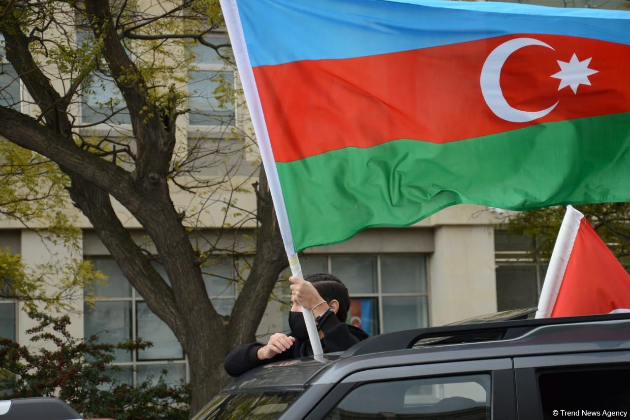 Baku residents hold rally celebrating Kalbajar's liberation (PHOTOS)