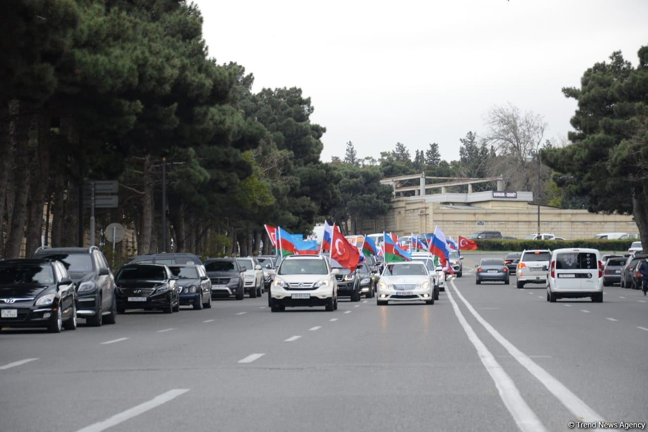 Baku residents hold rally celebrating Kalbajar's liberation (PHOTOS)