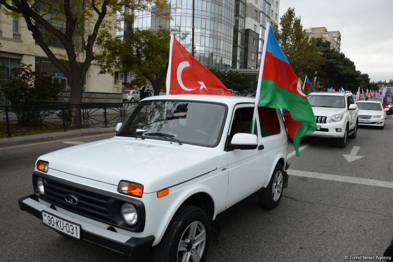Baku residents hold rally celebrating Kalbajar's liberation (PHOTOS)