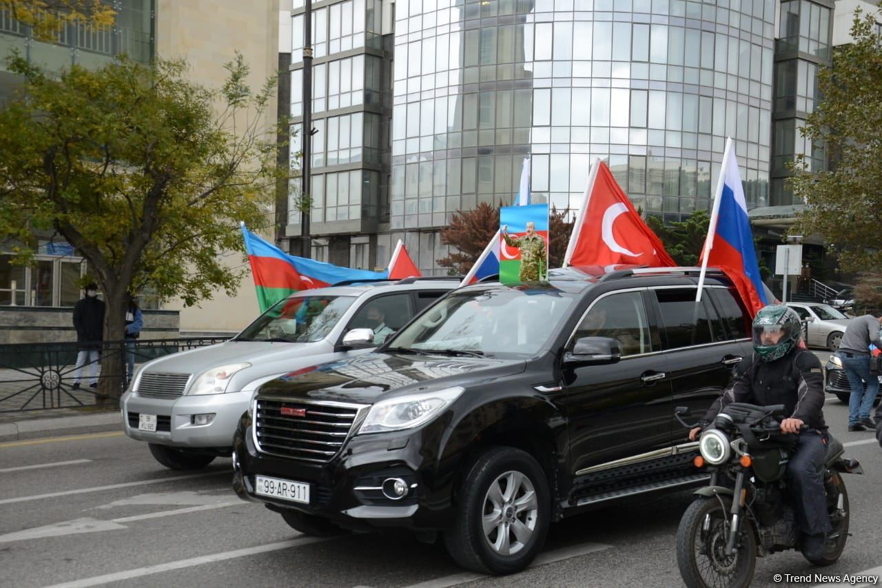 Baku residents hold rally celebrating Kalbajar's liberation (PHOTOS)