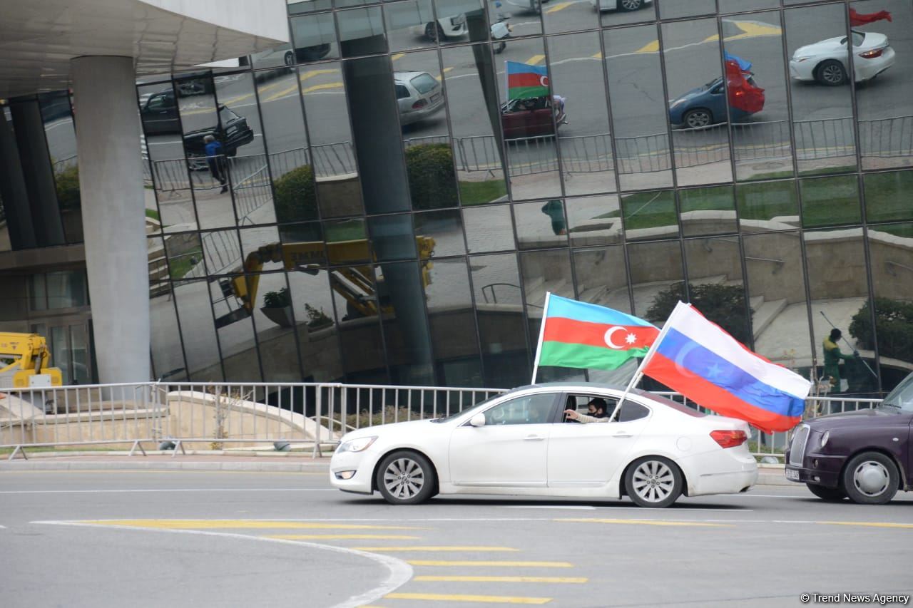 Baku residents hold rally celebrating Kalbajar's liberation (PHOTOS)