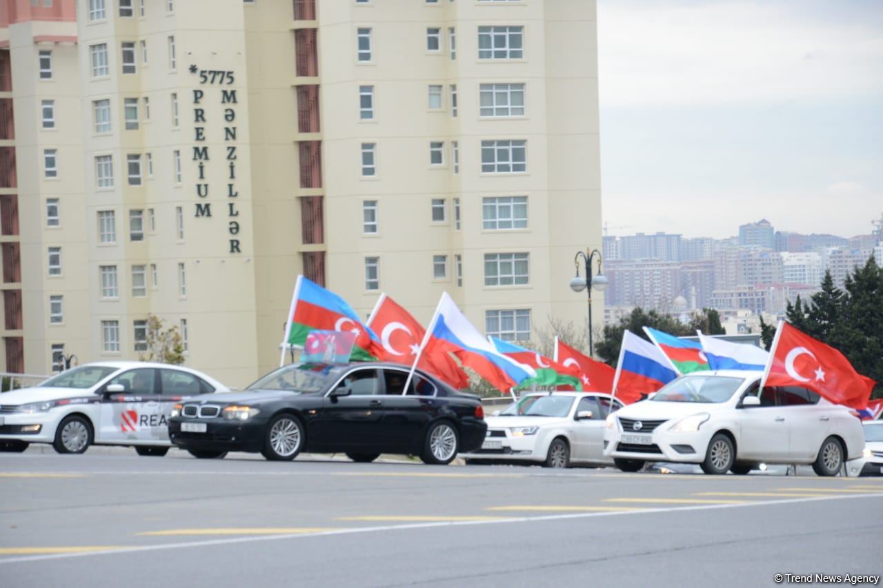Baku residents hold rally celebrating Kalbajar's liberation (PHOTOS)
