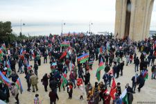 Lachin residents visit Alley of Martyrs in Azerbaijan’s Baku (PHOTO)