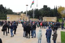 Lachin residents visit Alley of Martyrs in Azerbaijan’s Baku (PHOTO)