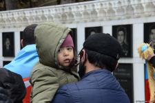 Lachin residents visit Alley of Martyrs in Azerbaijan’s Baku (PHOTO)