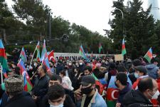 Lachin residents visit Alley of Martyrs in Azerbaijan’s Baku (PHOTO)
