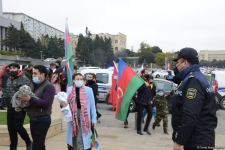 Lachin residents visit Alley of Martyrs in Azerbaijan’s Baku (PHOTO)
