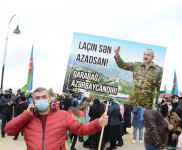 Lachin residents visit Alley of Martyrs in Azerbaijan’s Baku (PHOTO)