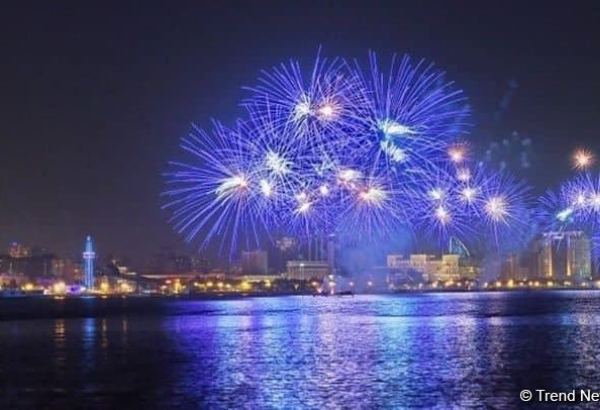 Azerbaijan holds salute in honor of Victory Parade (PHOTO)