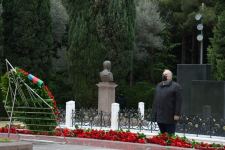 Azerbaijani public honoring memory of great leader Heydar Aliyev (PHOTOS)