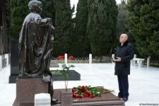 Azerbaijani public honoring memory of great leader Heydar Aliyev (PHOTOS)