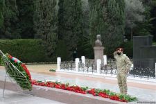 Azerbaijani public honoring memory of great leader Heydar Aliyev (PHOTOS)