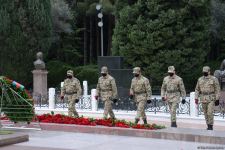 Azerbaijani public honoring memory of great leader Heydar Aliyev (PHOTOS)