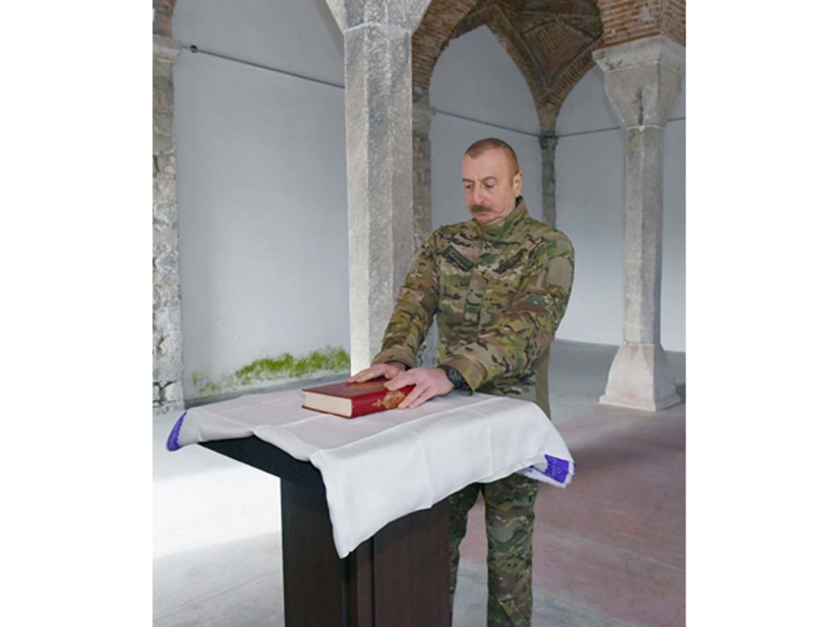 President Aliyev presented Holy Quran to Saatli Mosque