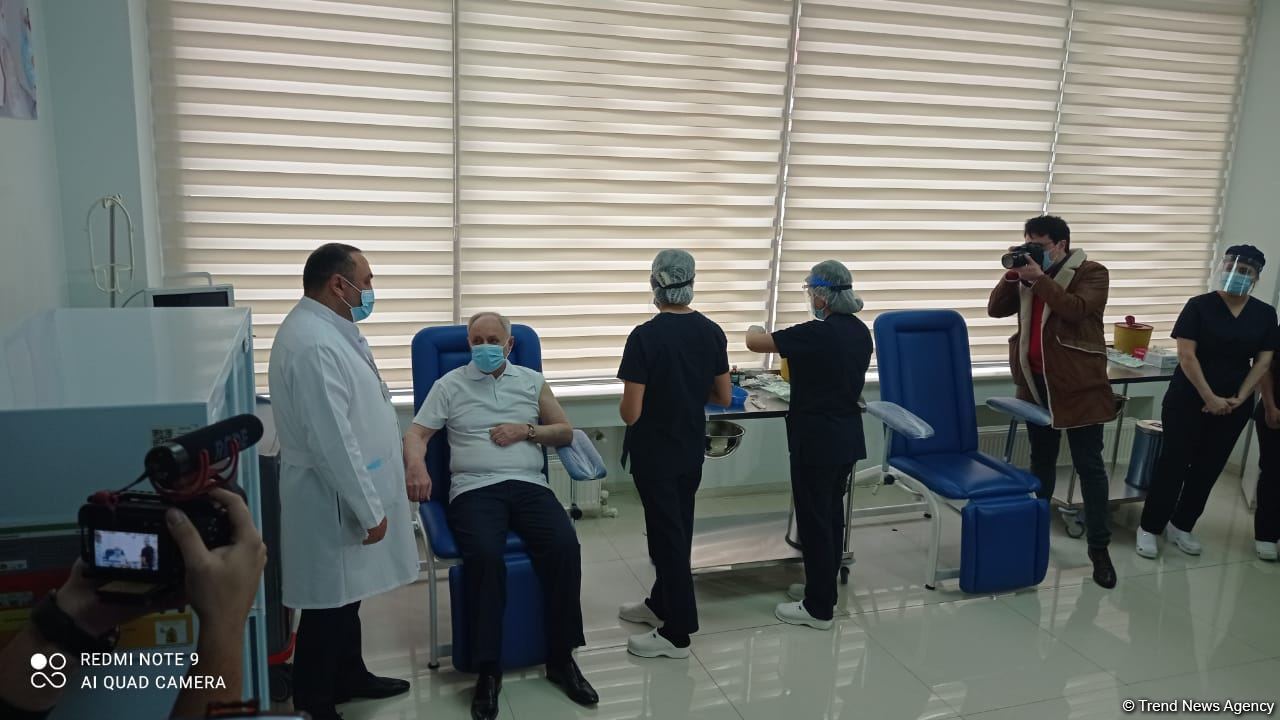 Azerbaijan's Health Minister, Head of TABIB vaccinated from COVID-19 (PHOTOS)
