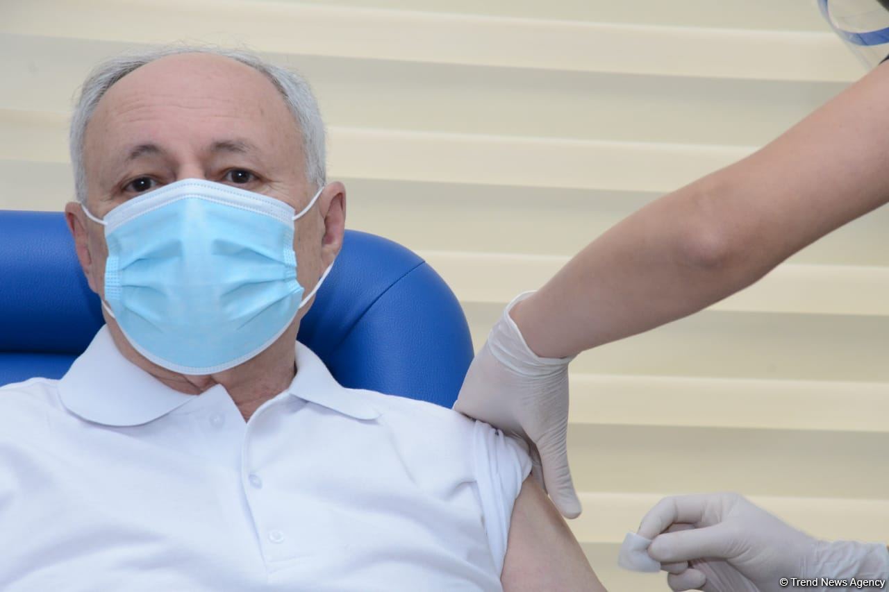 Azerbaijan's Health Minister, Head of TABIB vaccinated from COVID-19 (PHOTOS)