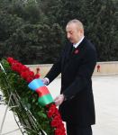 Azerbaijani president, first lady visit Alley of Martyrs on 31st anniversary of 20 January tragedy (PHOTO)
