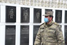 Azerbaijani people honoring memory of 20 January tragedy victims (PHOTOS)