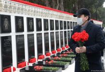 Azerbaijani people honoring memory of 20 January tragedy victims (PHOTOS)