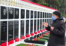 Azerbaijani people honoring memory of 20 January tragedy victims (PHOTOS)