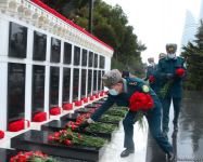 Azerbaijani people honoring memory of 20 January tragedy victims (PHOTOS)
