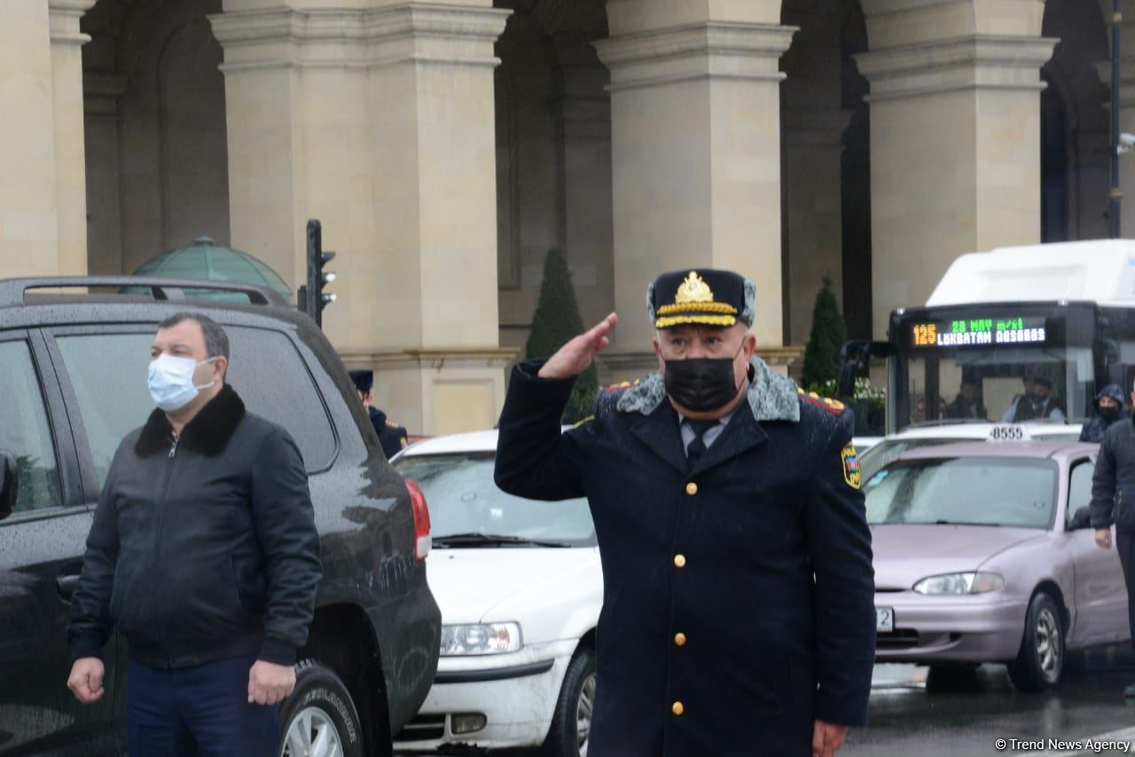 Azerbaijan holds minute of silence to honor January 20 victims (PHOTOVIDEO)