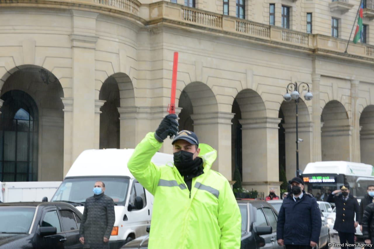 Azerbaijan holds minute of silence to honor January 20 victims (PHOTOVIDEO)