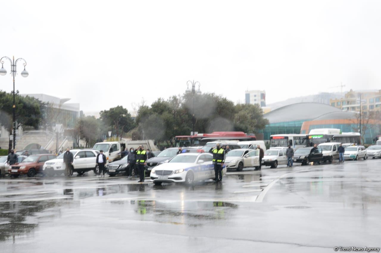 Azerbaijan holds minute of silence to honor January 20 victims (PHOTOVIDEO)