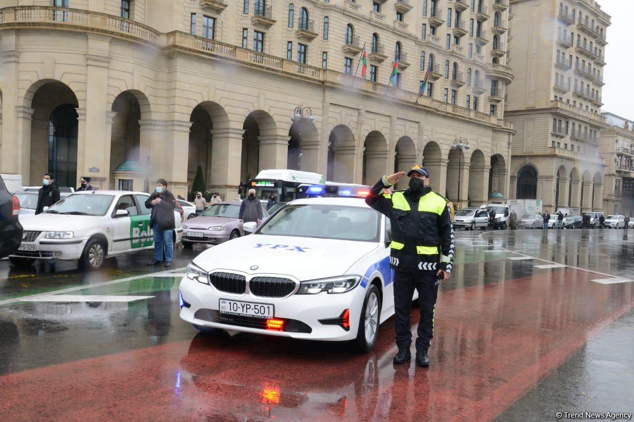 Azerbaijan holds minute of silence to honor January 20 victims (PHOTOVIDEO)