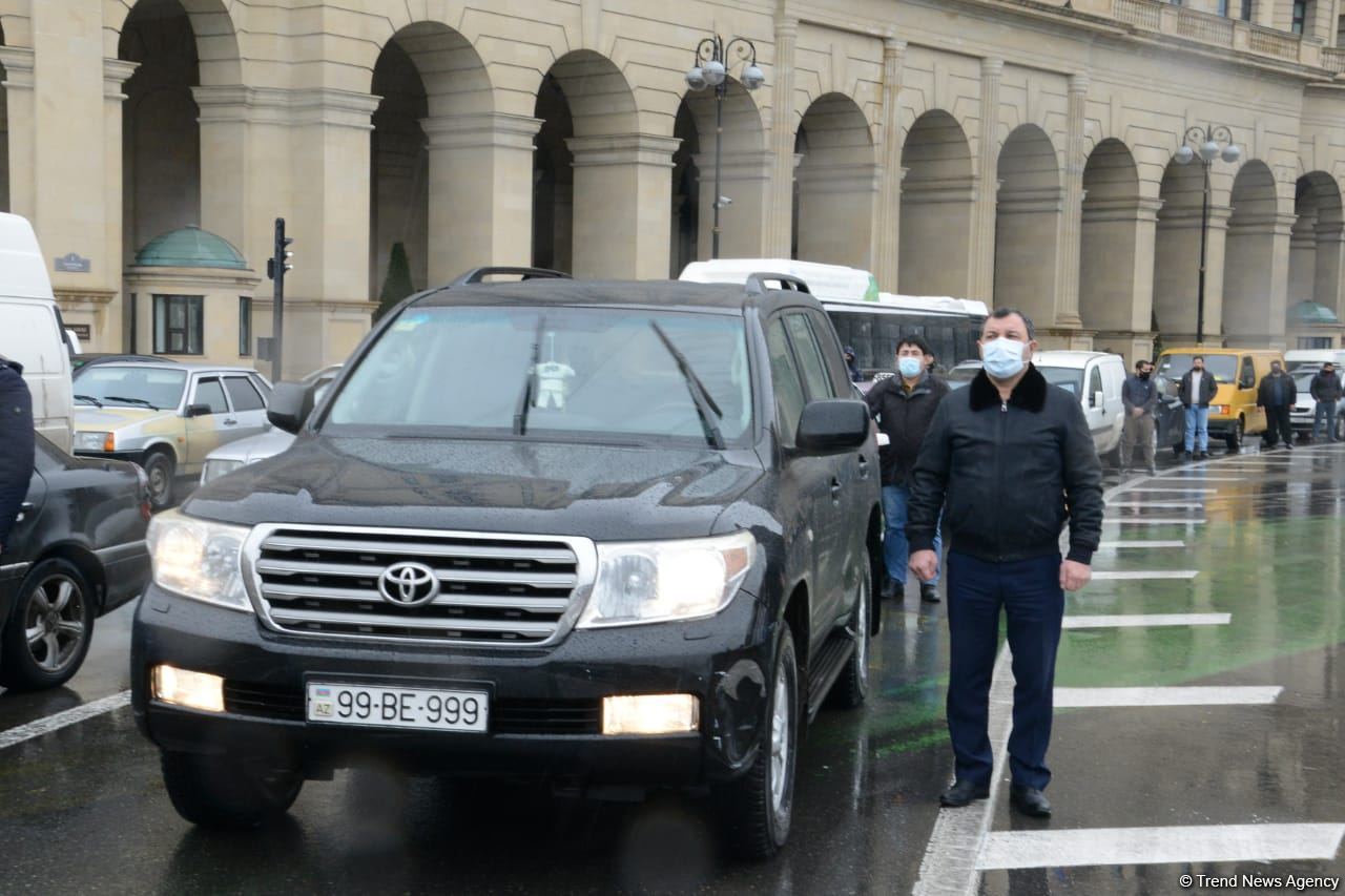 Azerbaijan holds minute of silence to honor January 20 victims (PHOTOVIDEO)