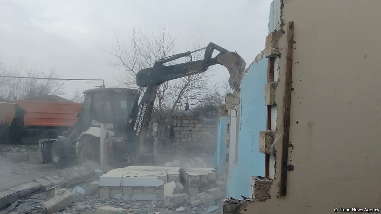 Azerbaijan repairing houses destroyed as result of Armenian aggression in Horadiz (PHOTO)