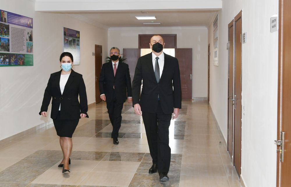 Azerbaijani president views conditions created at reconstructed schools in Sabunchu, Surakhani (PHOTO)
