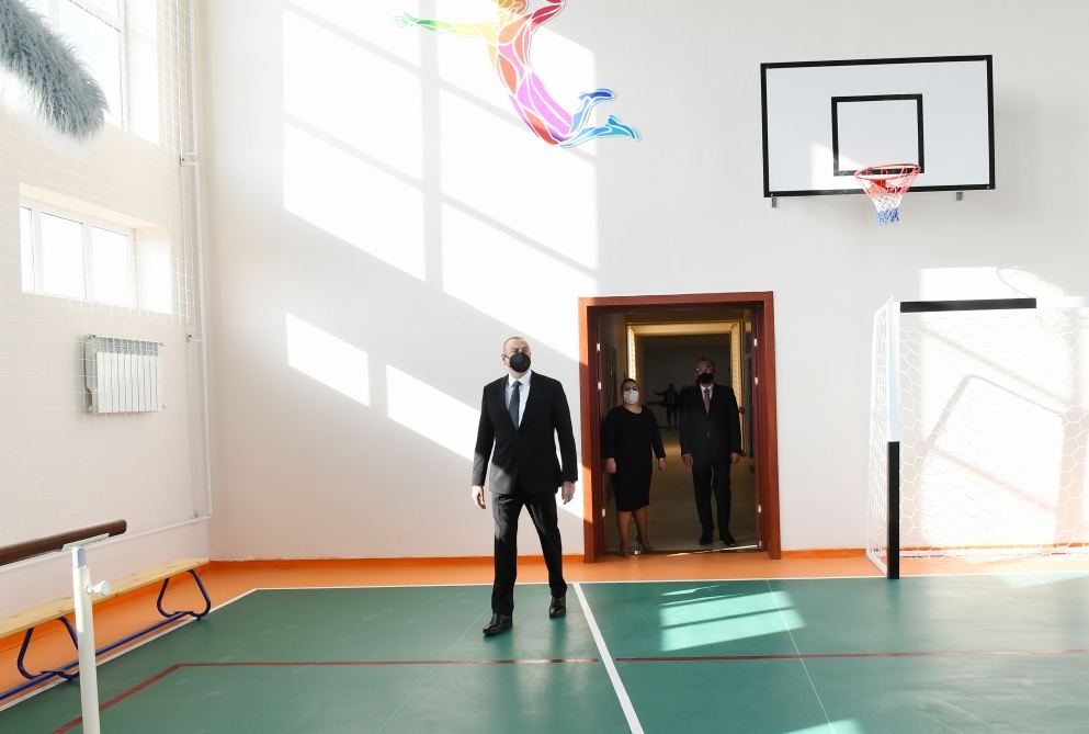 Azerbaijani president views conditions created at reconstructed schools in Sabunchu, Surakhani (PHOTO)