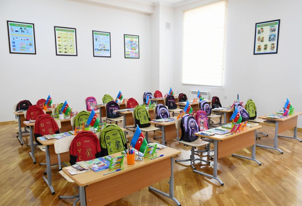 Azerbaijani president views conditions created at reconstructed schools in Sabunchu, Surakhani (PHOTO)