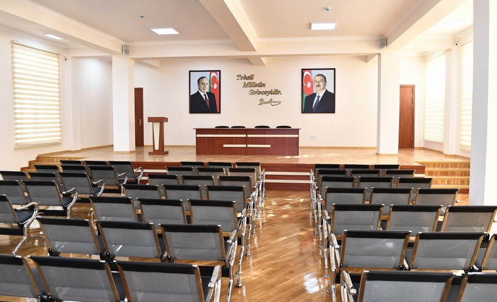 Azerbaijani president views conditions created at reconstructed schools in Sabunchu, Surakhani (PHOTO)