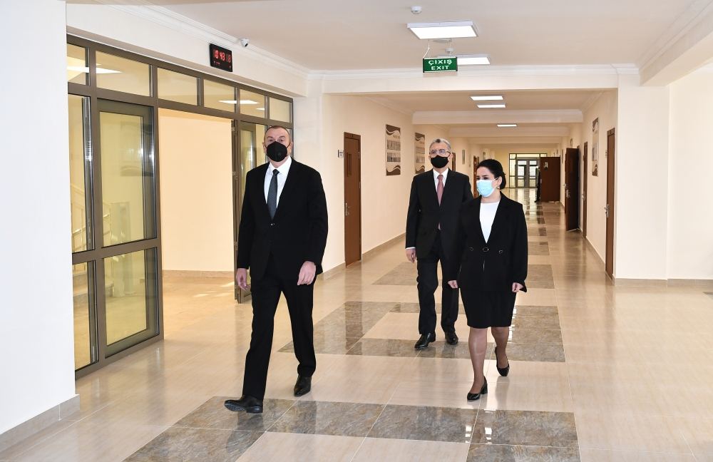 Azerbaijani president views conditions created at reconstructed schools in Sabunchu, Surakhani (PHOTO)