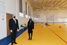 Azerbaijani president, first lady view conditions created at school-lyceum in Khirdalan city (PHOTO)