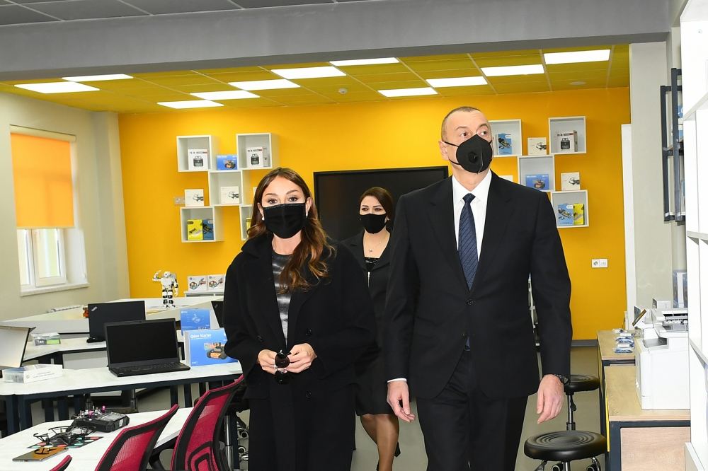 Azerbaijani president, first lady view conditions created at school-lyceum in Khirdalan city (PHOTO)