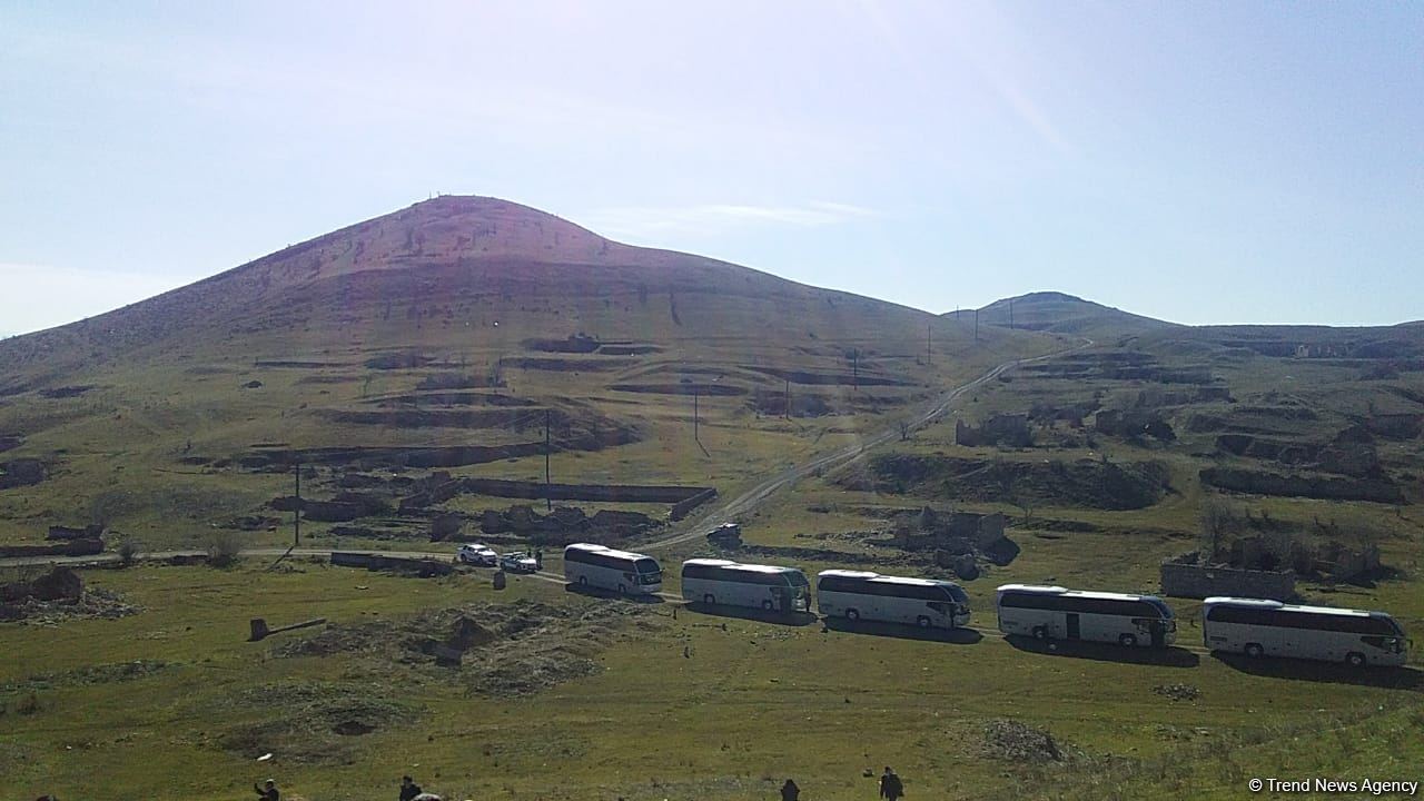 Azerbaijani diplomatic corps' representatives visit destroyed areas in Jabrayil city (PHOTO)
