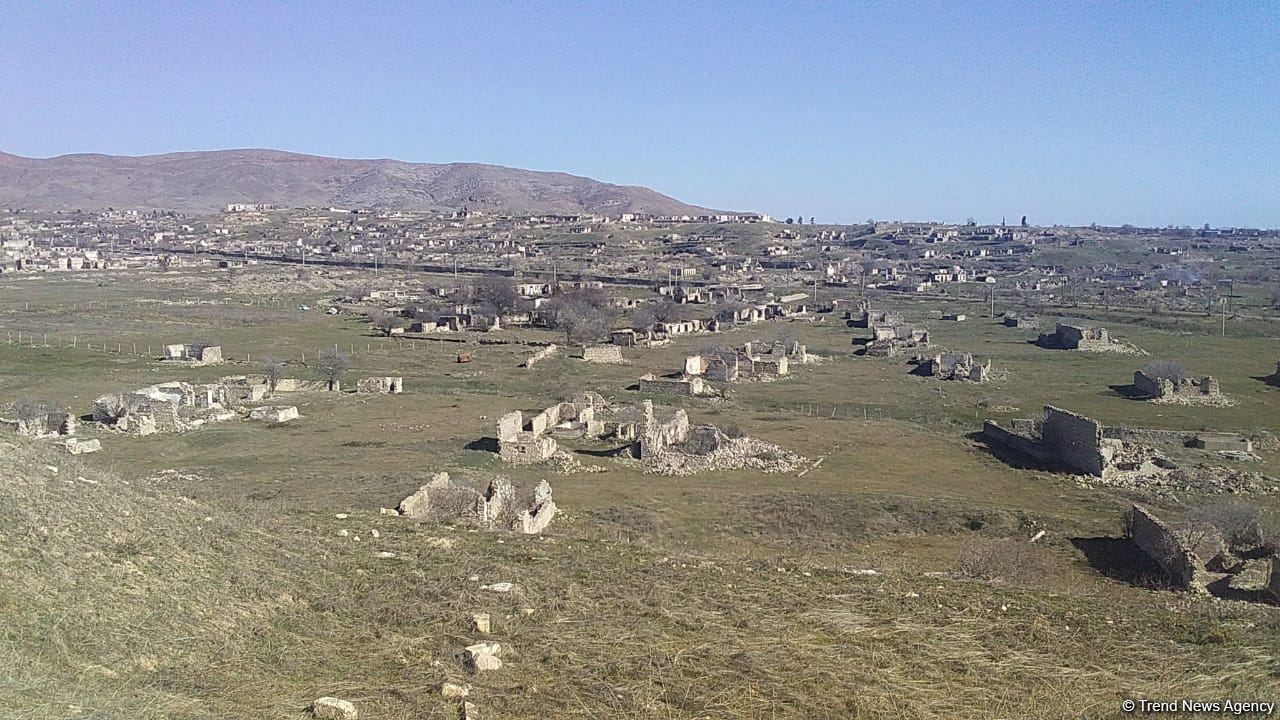 Azerbaijani diplomatic corps' representatives visit destroyed areas in Jabrayil city (PHOTO)