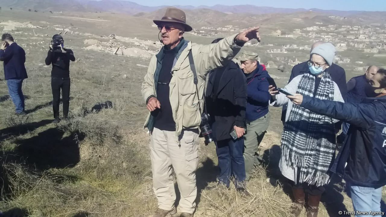 Azerbaijani diplomatic corps' representatives visit destroyed areas in Jabrayil city (PHOTO)
