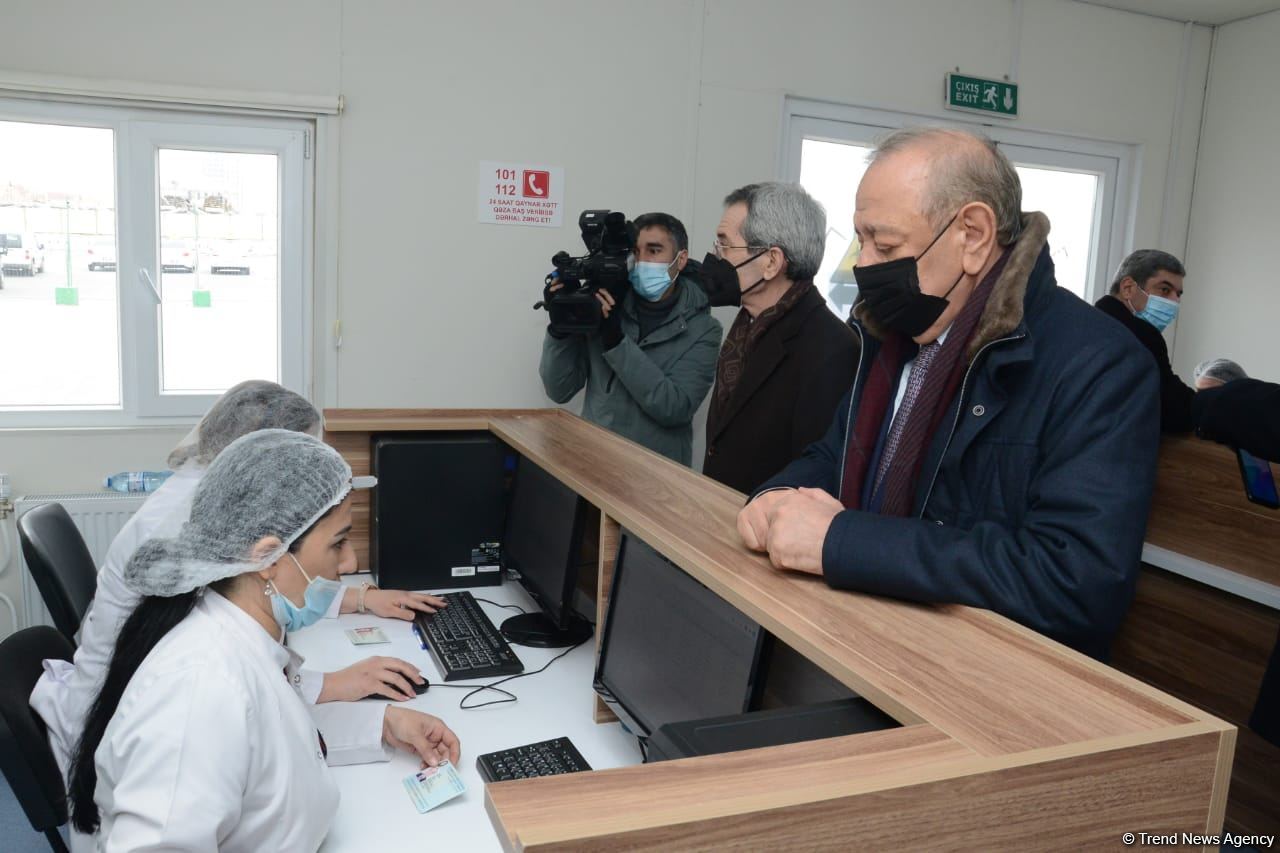 Azerbaijan starts vaccination of state employees - Trend TV reports (PHOTO)