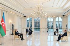 President Ilham Aliyev receives credentials of incoming Belarus ambassador (PHOTO)